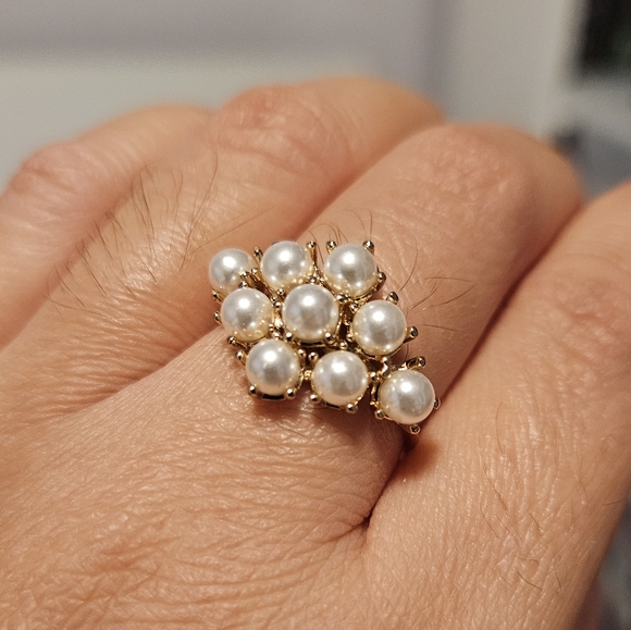 Anthropologie Pearl Ring - Picture 3 of 3